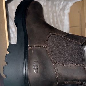 Ugg women’s 9 Loxley Boot